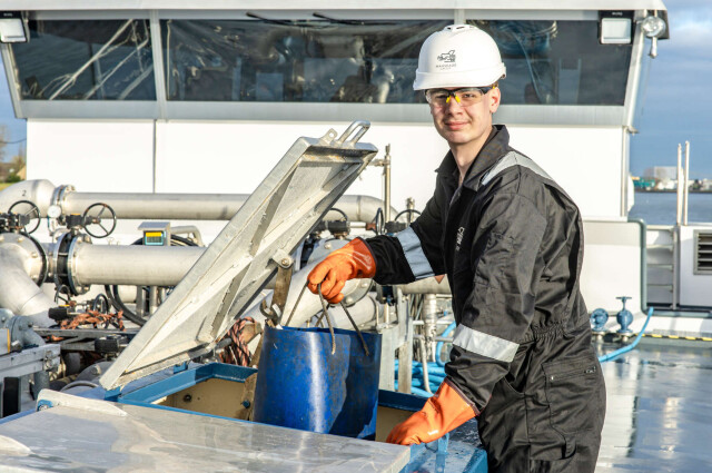 Yorke Kooijman on the deck with bucket